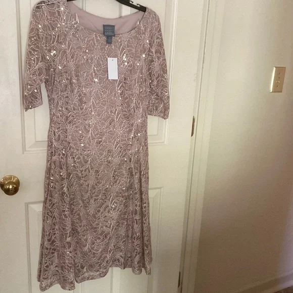 designer maternity dress WHITE MATERNITY MIDI DRESS WITH LACE DETAILING